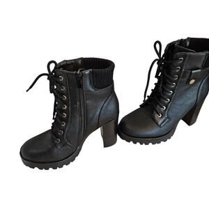 Women's NWOT Dream Pairs Heeled Boots Size 9.5